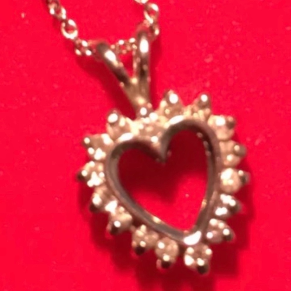 ITALY Diamond Heart Platinum Heart Pendant 16 diamonds 1/16 Ct weight STUNNING!!